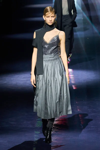 Look 12